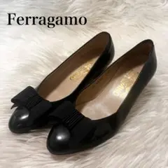 Ferragamo 黒　リボン パンプス エナメルのサムネイル