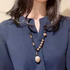 ネックレス　ペンダント　松の実　アジアン　ウッドビーズ　木製　長さ調節可能