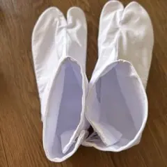 白い足袋型靴下（フック付き）