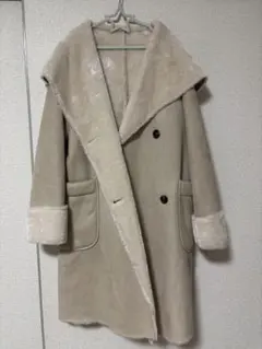 ムートンコート フード付き