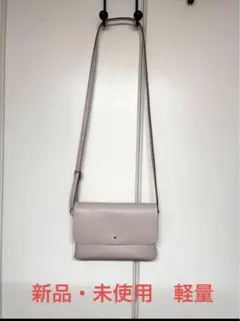 週末セール！新品！♡SHOO-LA-RUE♡軽量　ワンボタン　ショルダーバック