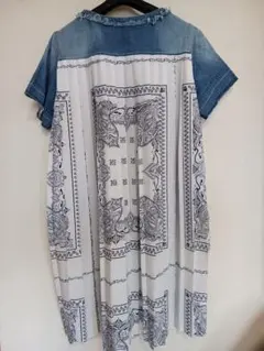 美品✨sacai 切替ドッキング バンダナ変形カットワークTシャツ 紺系 Ｓ 美品✨sacai 切替ドッキング バンダナ変形カットワークTシャツ 紺系 S