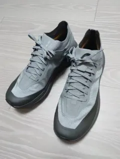 【未使用品】arc'teryx アークテリクス syran シラン（27センチ）のサムネイル