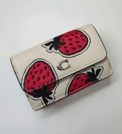 2026年最新】coach 二つ折り財布 イチゴの人気アイテム - メルカリ