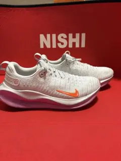 Nike インフィニティラン4 ランニングシューズ　スニーカー ホワイト/