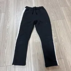 裏起毛黒のロングパンツ サイドストライプ 130
