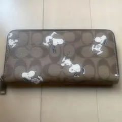 スヌーピー プリント 長財布 ブラウン