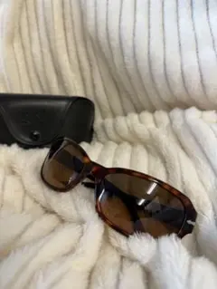 お値下中！【美品】Persol（ペルソール）2791-S サングラス ケース付きのサムネイル
