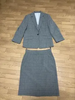 グレーチェック柄 スカートスーツ上下セットアップ　定価：¥19,800