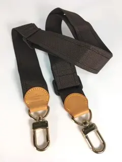 Item thumbnail for item 05560354-a576-446c-b1c6-6077aeae1251