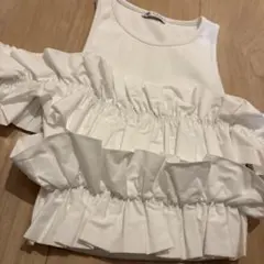 ZARA フリルデザイン トップス ホワイト ノースリーブ