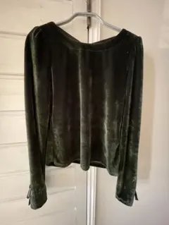 美品　アメリカで購入　Anthropologie ベルベット 長袖トップスのサムネイル