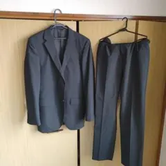 ダークグレー ストライプ スーツ