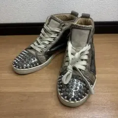 Christian Louboutin スニーカー　スタッズ　エナメル　グレー