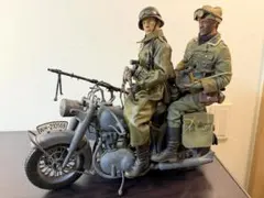 1/12 コーギー トライアンフ TR6 トロフィー 映画「大脱走」バージョン