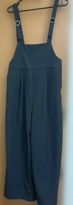 サロペット