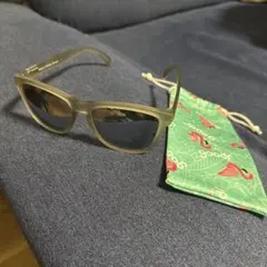 Item thumbnail for item 03576733-5719-4e13-82e0-564677f74769