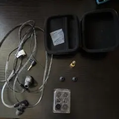 Audio-Technica ATH-E70 有線イヤホン 本体（ジャンク） - メルカリ