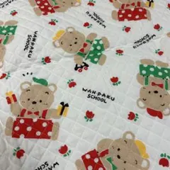 【裏面シミあり】布地　約98×107 くま柄　オフホワイト　キルティング