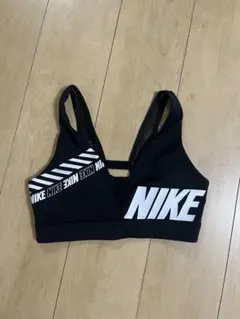 NIKE DRI-FIT ブラックスポーツブラ　Mサイズ