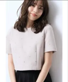 JUSGLITTY ラインストーンクロップドカットソー