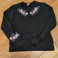 ジェニィ　黒のバラ刺繍トレーナー