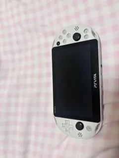 PS Vita 本体 PCH-2000
