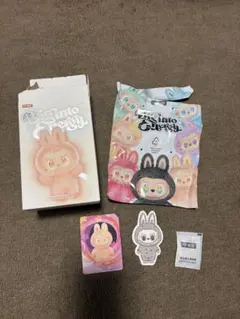 POP MART The Monsters ぬいぐるみの空箱とカード