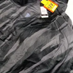 adidas レディスー　黒グレーグラデーション ウェアー　未使用品