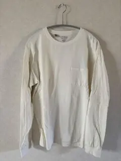 クリーム色 長袖カットソー 左胸ポケット付き