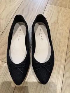 【もち様専用】MELMO メルモ　パンプス　ブラックのサムネイル