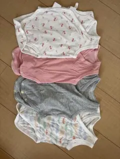 【美品】ユニクロ　ベビー肌着 4枚セット60cm