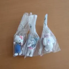 サンリオ ミニチュアチャームライブキャラクター ガチャ　キティ　シナモン　クロミ