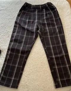 新品 黒と白のチェック柄カジュアルパンツ