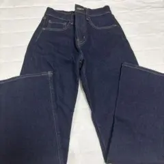 【UNIQLO】フレアハイライズジーンズ