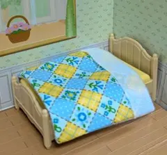 シルバニアファミリー　ベッドセット（イエロー✕ブルー）