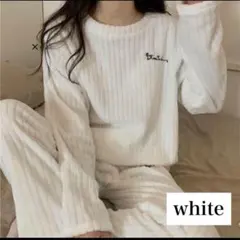 ルームウェア ホワイト パジャマ 上下セット もこもこ 秋冬 フリース 部屋着