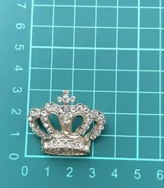クラウン　ブローチ　アクセサリー　小物　結婚式　王冠　ゴールド　入学式　卒業式