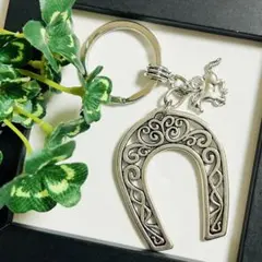 【馬蹄】シンプルキーリング ハンドメイドバッグチャーム 干支キーホルダー 午年