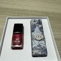Dior 720V ベルベットルージュ ネイルポリッシュ