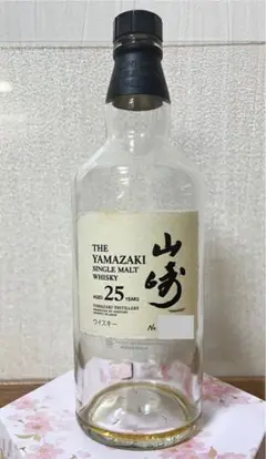 山崎25年白箱セット 2025年最新】山崎25年 箱 ウイスキーの人気アイテム - メルカリ