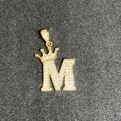 ネックレスチャーム クラウン イニシャルM ゴールド 推し活