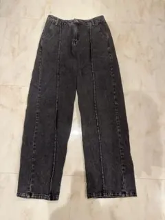 【美品】レディース ブラックデニムパンツ Lサイズのサムネイル