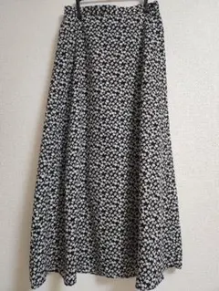 GU　ロング小花柄スカート