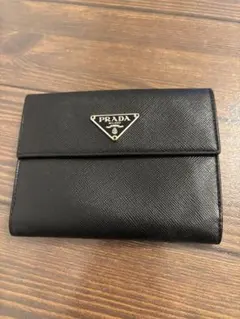 PRADA 二つ折り財布 サフィアーノレザー ブラックのサムネイル