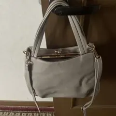 グレー レザー風 ショルダーバッグ　2way ハンドバッグ　がま口