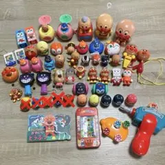 大幅値下げ 今月限定価格 まとめ売りアンパンマン コロロン玉他48点＋おまけ付