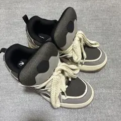 ZARAスニーカー