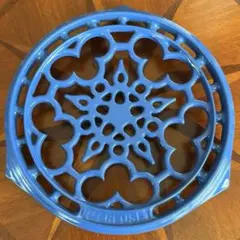 LE CREUSET 鍋敷き ラウンド・トリベット レッド 直径22cm - メルカリ