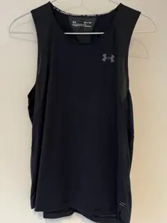 Under Armour ブラック ノースリーブ トップス サイズS 陸上